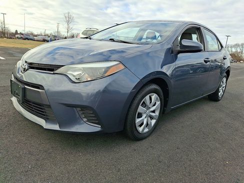 Used 2015 Toyota Corolla LE image 3