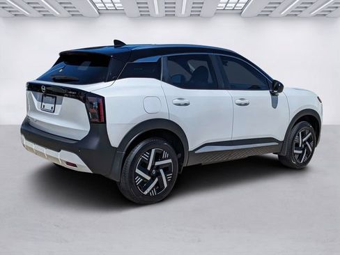 Certified 2026 Nissan Kicks SV w/ SV Premium Package FWD image 4