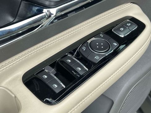 Used 2022 Lincoln Corsair AWD w/ Equipment Group 101A image 23
