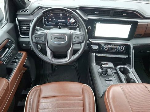 Certified 2025 GMC Sierra 1500 Denali Ultimate image 11