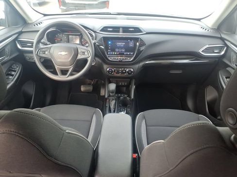 Used 2023 Chevrolet TrailBlazer LT w/ Convenience Package AWD/4WD image 12