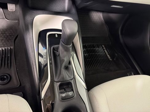 Used 2020 Toyota Corolla LE image 18