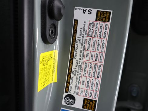 Used 2019 Toyota RAV4 XLE w/ Convenience Package image 60