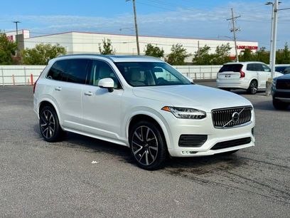 Used 2022 Volvo XC90 T6 Momentum w/ Advanced Package