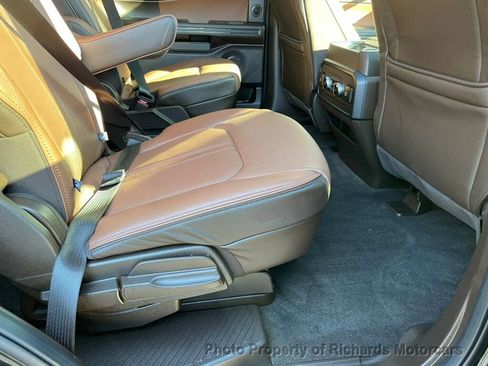 Used 2024 Ford Expedition King Ranch image 21