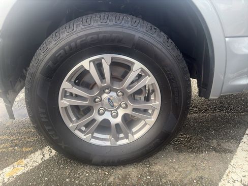 Used 2020 Ford F150 Lariat image 2