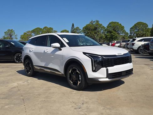 New 2026 Kia Sportage EX image 2