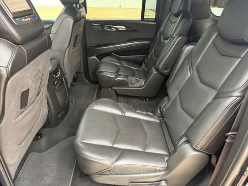 Used 2016 Cadillac Escalade ESV Platinum AWD/4WD image 5