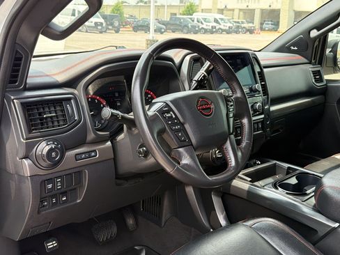 Used 2024 Nissan Titan PRO-4X w/ Pro-4x Convenience Package AWD/4WD image 4