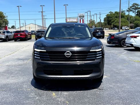 Used 2025 Nissan Kicks SV FWD image 2