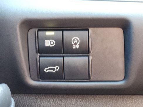 Used 2024 Toyota Highlander LE image 19