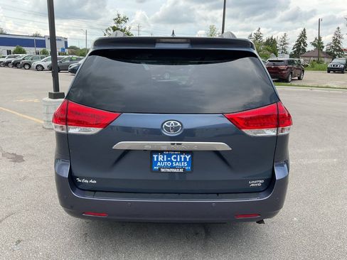 Used 2014 Toyota Sienna Limited w/ Limited Premium Package AWD/4WD image 6