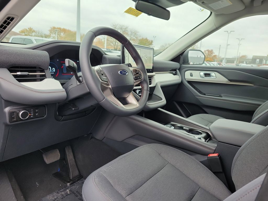 New 2026 Ford Explorer Active RWD image 20