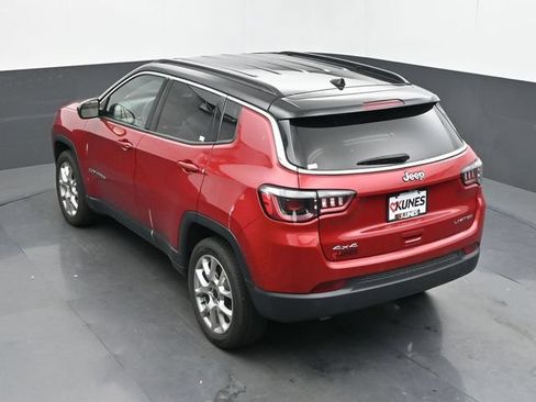 Used 2025 Jeep Compass Limited AWD/4WD image 43