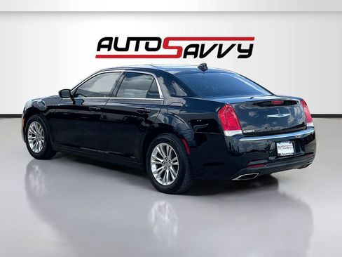 Used 2021 Chrysler 300 Touring L RWD image 5