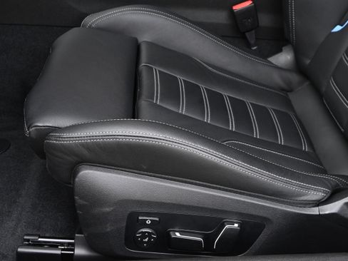 Used 2025 BMW M2 w/ M Driver's Package image 28