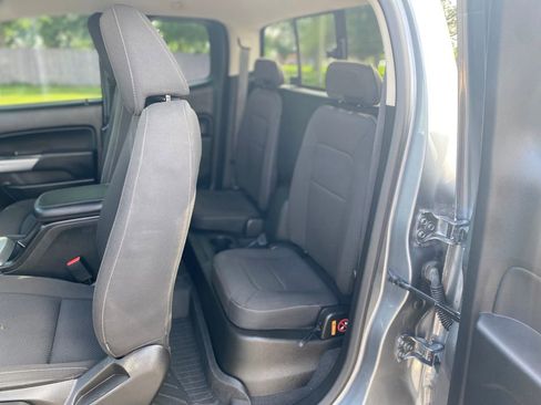 Used 2022 Chevrolet Colorado LT w/ LT Convenience Package AWD/4WD image 18