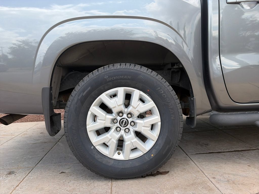 Used 2022 Nissan Frontier SV RWD image 14