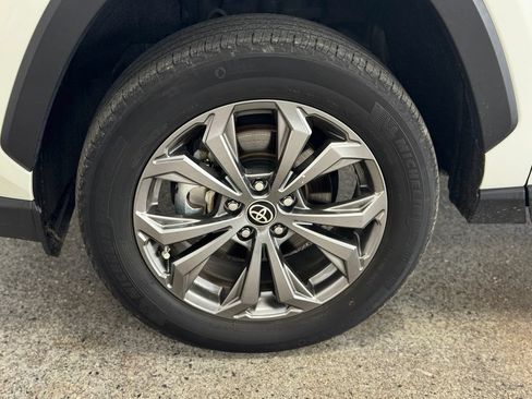 Used 2022 Toyota RAV4 Limited AWD/4WD image 27