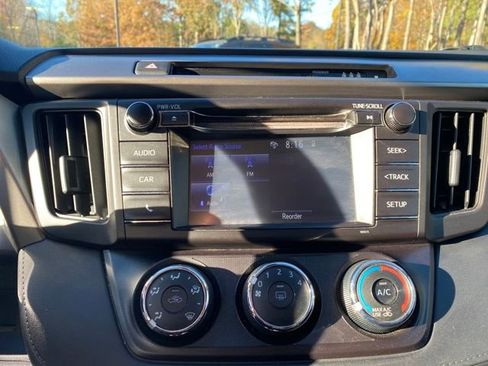 Used 2017 Toyota RAV4 LE image 25