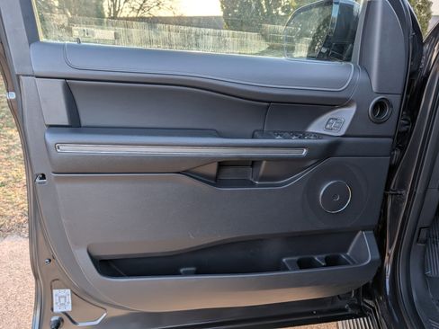 Used 2024 Ford Expedition Max XLT image 36