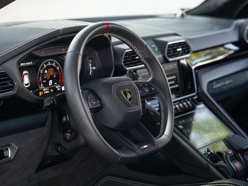 Used 2024 Lamborghini Urus S AWD/4WD image 42