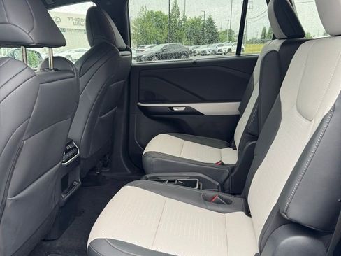 Used 2025 Lexus TX 500h AWD w/ Technology Package image 9