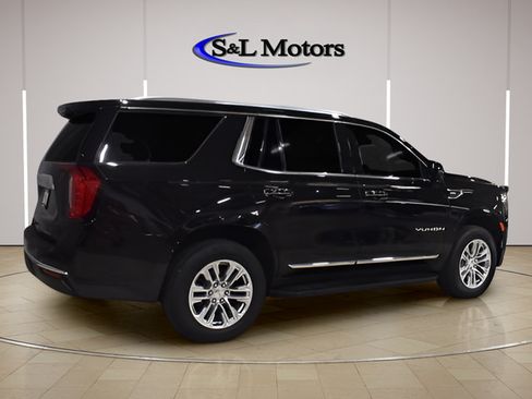 Used 2024 GMC Yukon SLT w/ SLT Premium Package AWD/4WD image 4