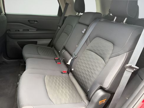 Certified 2024 Nissan Pathfinder SV FWD image 24