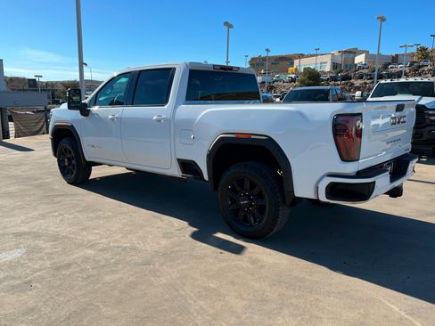 Certified 2025 GMC Sierra 2500 AT4 image 3