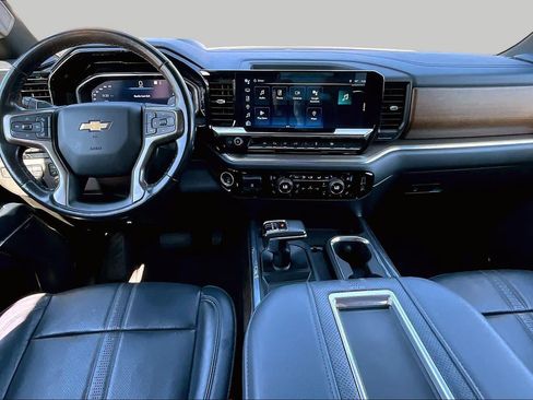Used 2022 Chevrolet Silverado 1500 High Country w/ Technology Package AWD/4WD image 13
