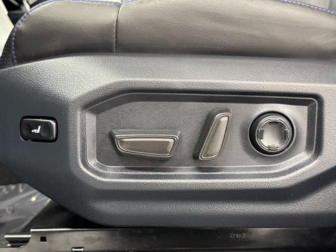 Used 2022 Toyota Tundra Platinum AWD/4WD image 33