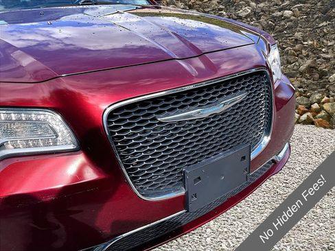 Used 2015 Chrysler 300 Limited RWD image 23