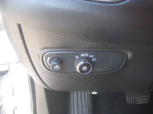 Used 2021 Chevrolet Equinox LT w/ LPO, Cargo Package AWD/4WD image 17