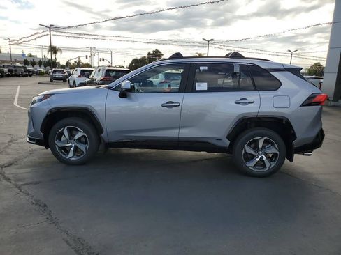 New 2025 Toyota RAV4 SE image 6