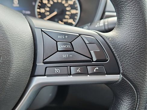Used 2025 Nissan Altima 2.5 SV FWD image 22