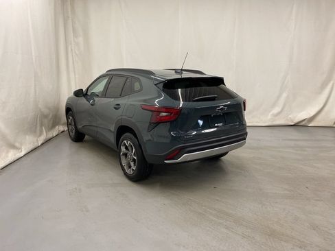 New 2026 Chevrolet Trax LT w/ Driver Confidence Package FWD image 5