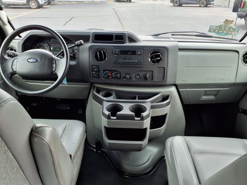 Used 2009 Ford E-350 and Econoline 350 XL RWD image 17