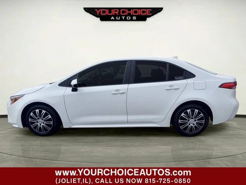 Used 2021 Toyota Corolla LE FWD image 2