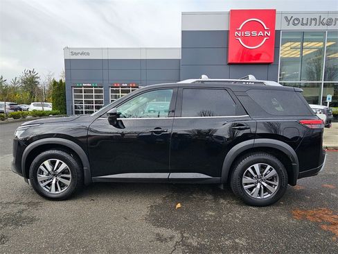 Used 2022 Nissan Pathfinder SL image 8