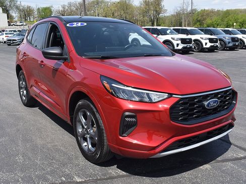 Used 2024 Ford Escape ST-Line w/ Tech Pack #1 AWD/4WD image 14