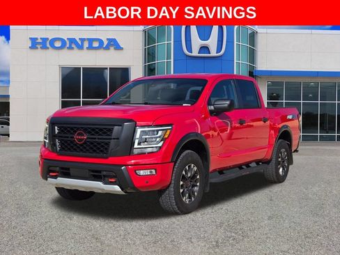 Used 2024 Nissan Titan PRO-4X w/ Pro-4x Utility Package AWD/4WD image 7