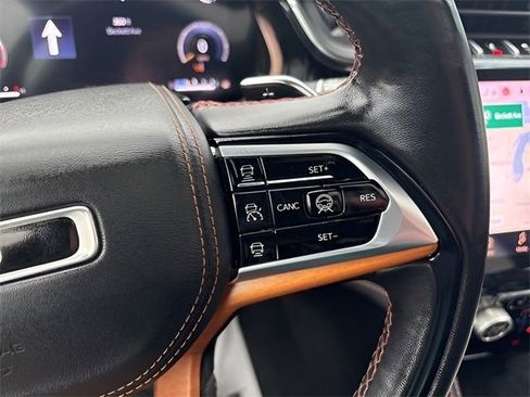 Used 2022 Jeep Grand Cherokee Summit image 11