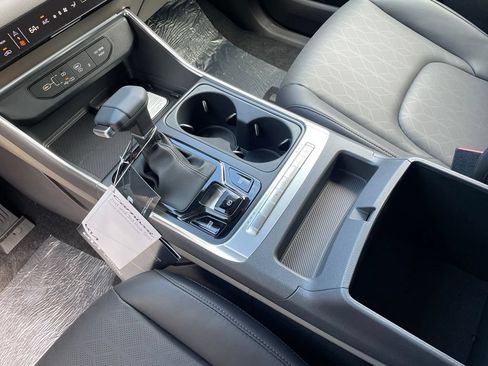 New 2026 Kia Carnival EX FWD image 9