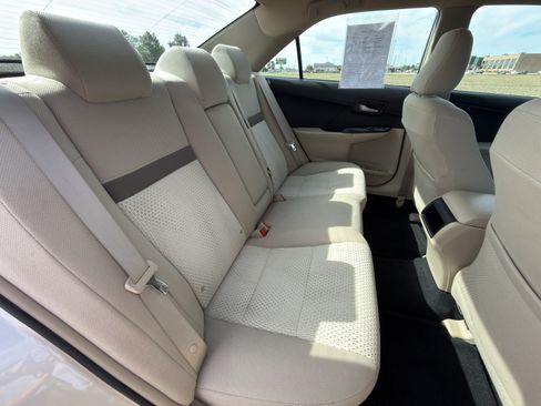 Used 2013 Toyota Camry LE FWD image 14