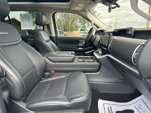 Used 2025 Ford Expedition Max Platinum AWD/4WD image 38