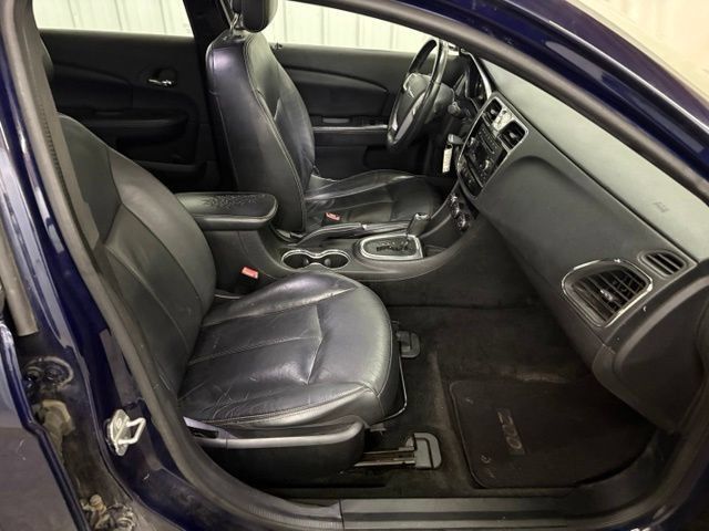 Used 2014 Chrysler 200 Limited FWD image 14