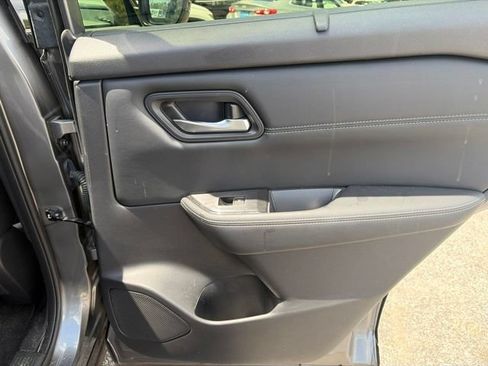 Used 2025 Nissan Rogue SL w/ SL Premium Package FWD image 20