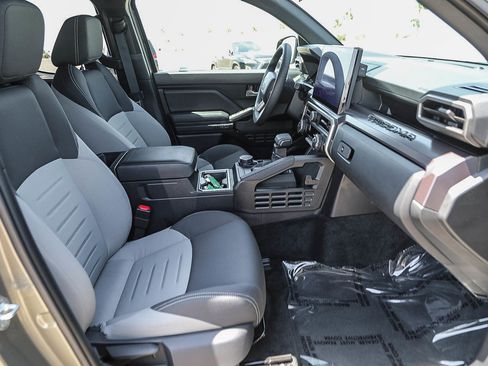 Used 2025 Toyota Tacoma TRD Sport AWD/4WD image 16