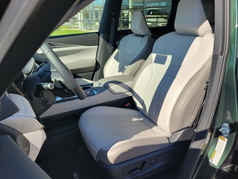 Used 2026 INFINITI QX60 Luxe w/ Family Package AWD/4WD image 4